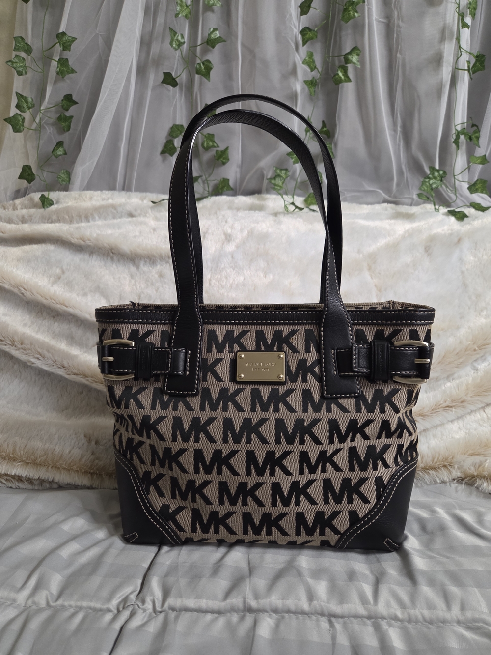 Michael Kors Millbrook Tote Bag